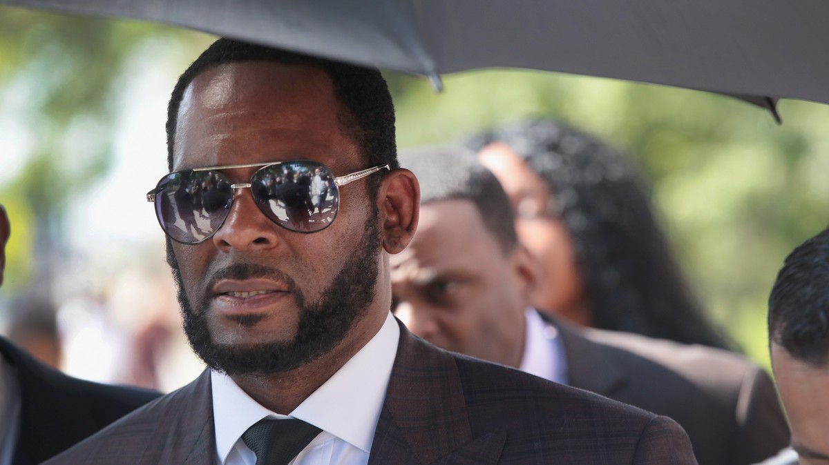 Federal prosecutors in Chicago said R. Kelly coaxed underage girls to have ...