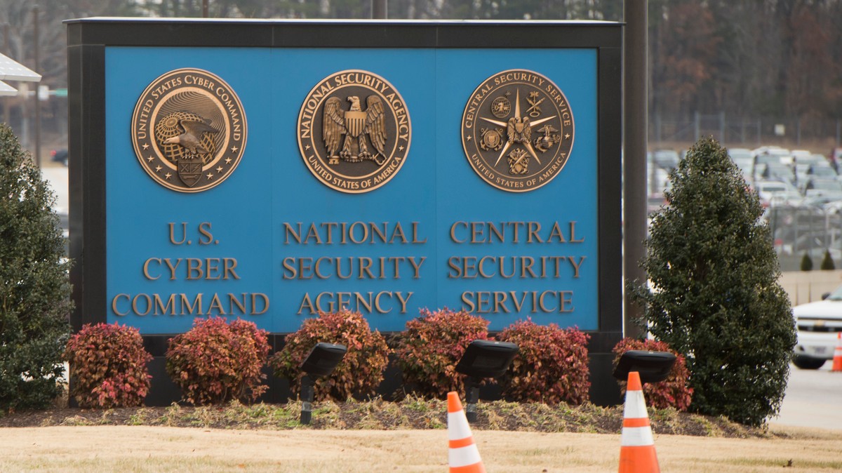 El FBI arresta a un ex empleado de la NSA por tratar de vender documentos de alto secreto