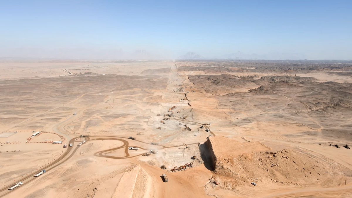 Nieuwe dronebeelden tonen de aanbouw van de Saoedische megastad 'The Line