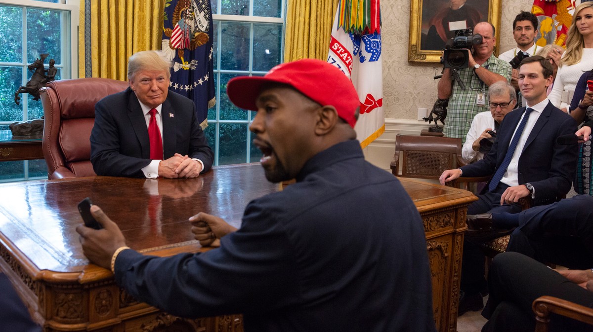 Trump a dîné avec Kanye et un nationaliste blanc.  Ça s’est mal passé.