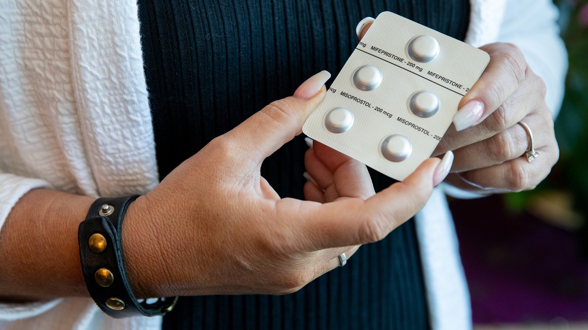La FDA vient de changer ses règles sur la pilule abortive.  Qu’est-ce que cela signifie réellement ?