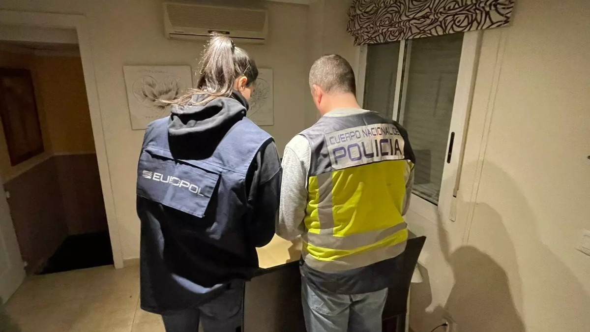 Les flics disent qu’ils ont démantelé la plus grande opération de trafic sexuel chinois en Europe