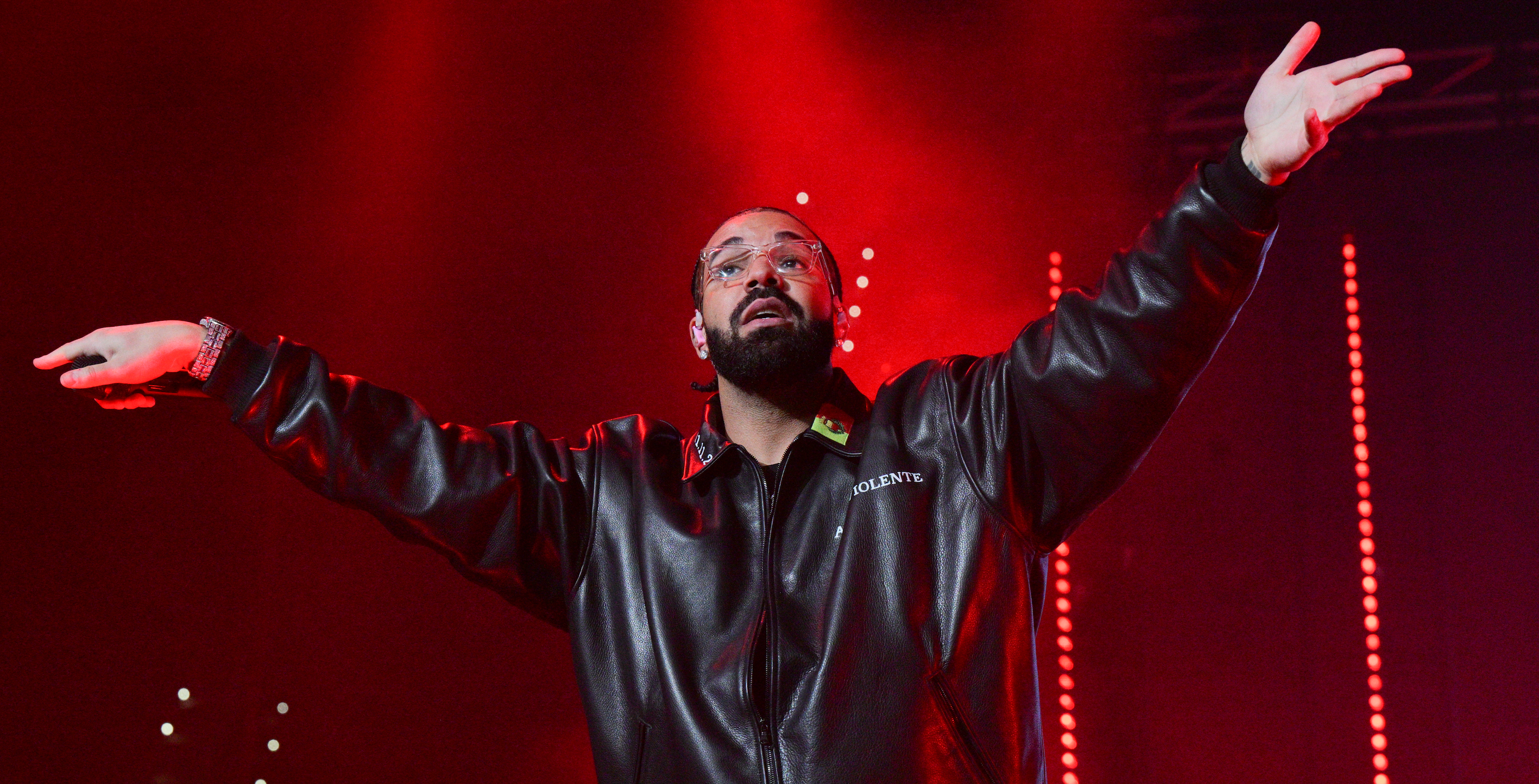 Cash App Cash Card users can get early access to Drake Pre-Sale Tix