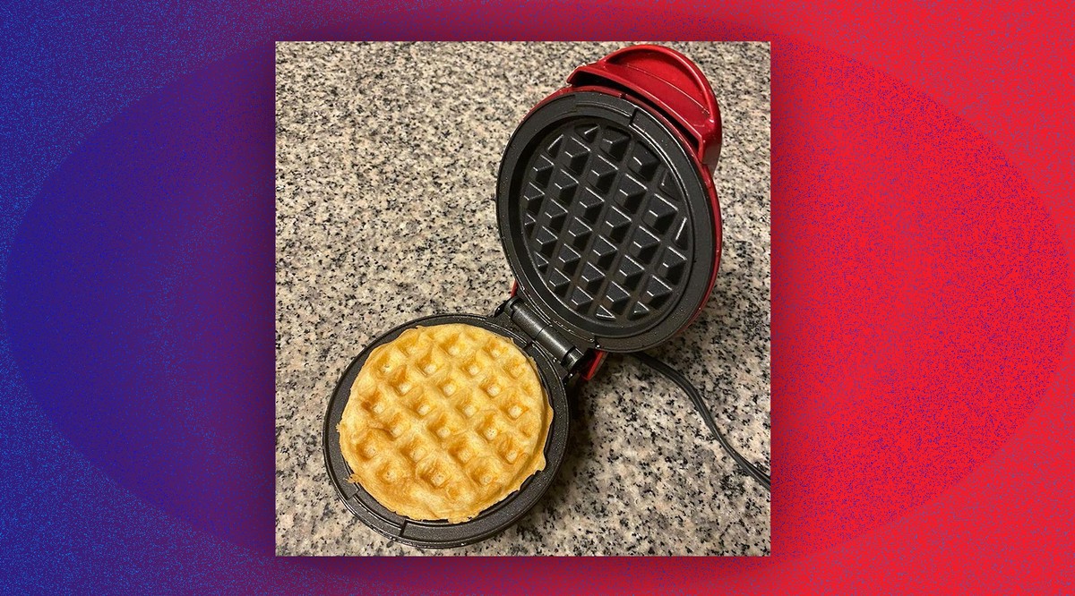 🎃 @DASH mini waffle makers are the perfect way to make yummy 🥚 eggs!