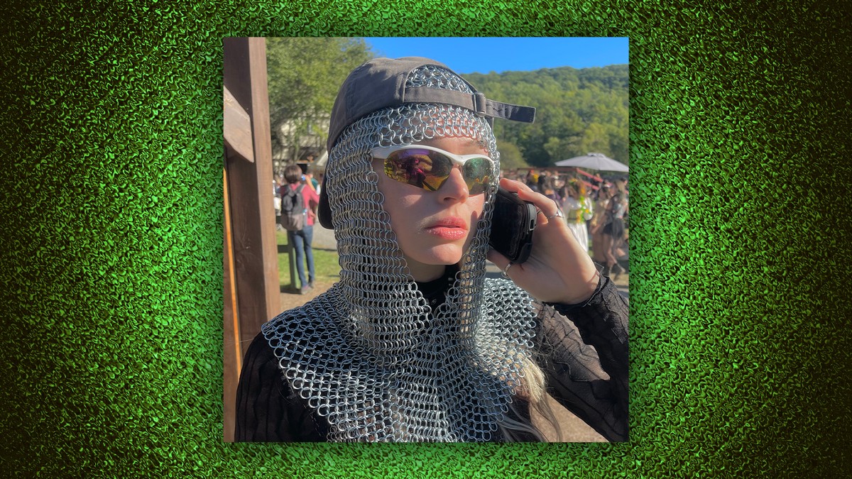 What to Wear to a Renaissance Faire (for N00bs and Knights Alike)