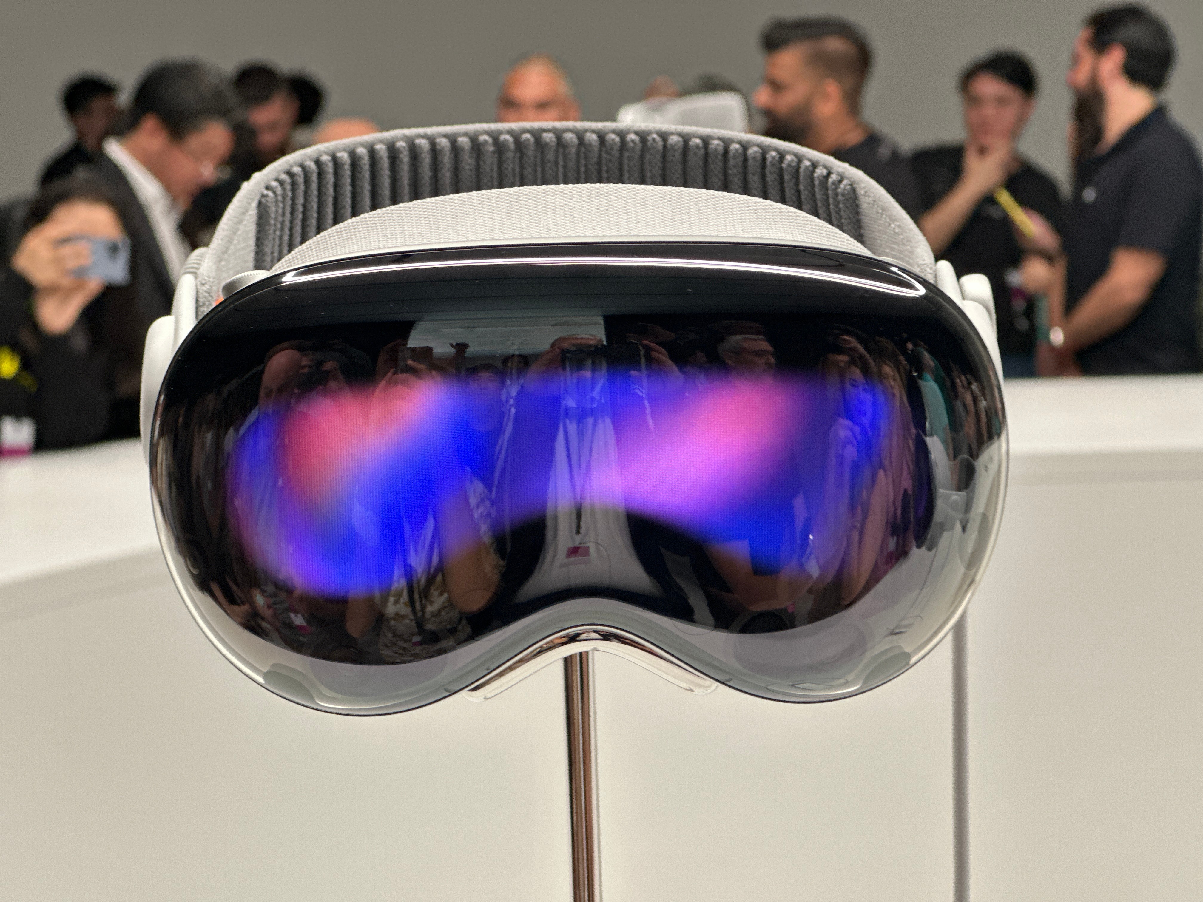 Apple's Vision Pro is costly and faces the same VR headset hurdles - The  Washington Post