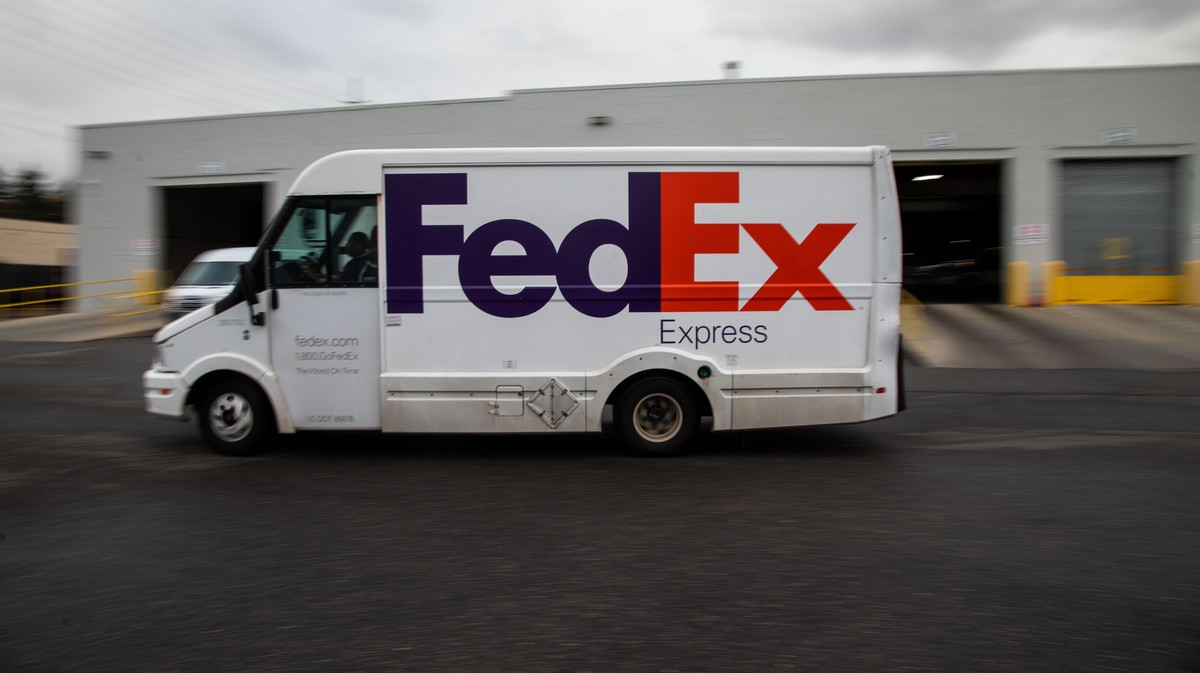 Criminals Are Using Fake FedEx Vans to Smuggle Migrants