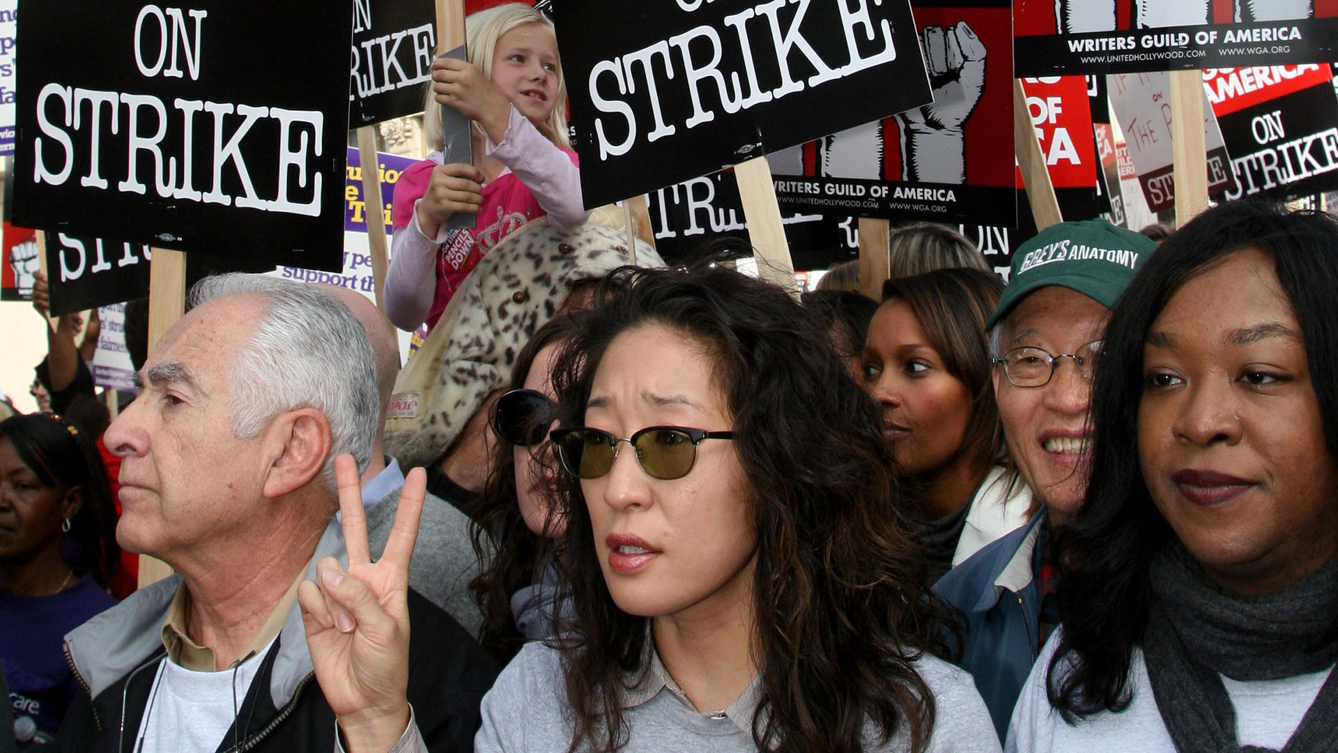 Photos of Actors in the 2007 Hollywood Picket Line