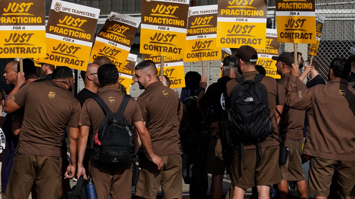 Teamsters UPS Union Wins Historic Contract, Likely Avoiding Gigantic Strike