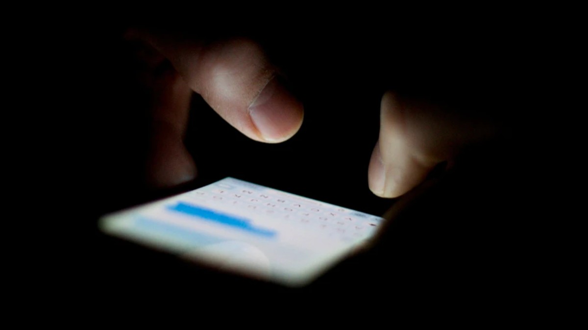 Apple vient de confirmer que les gouvernements espionnent les téléphones des gens avec des notifications push