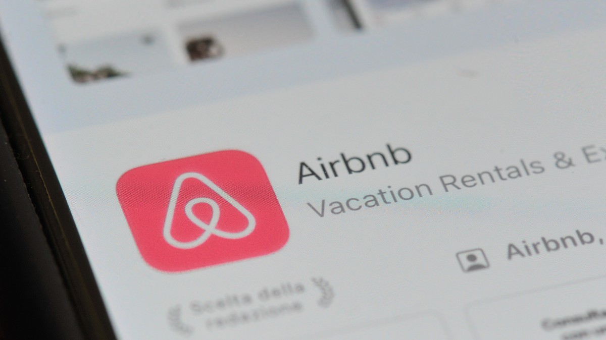 A notorious Airbnb host at the center of a 2019 Vice investigation  has been indicted in California for allegedly masterminding a nationwide scam that