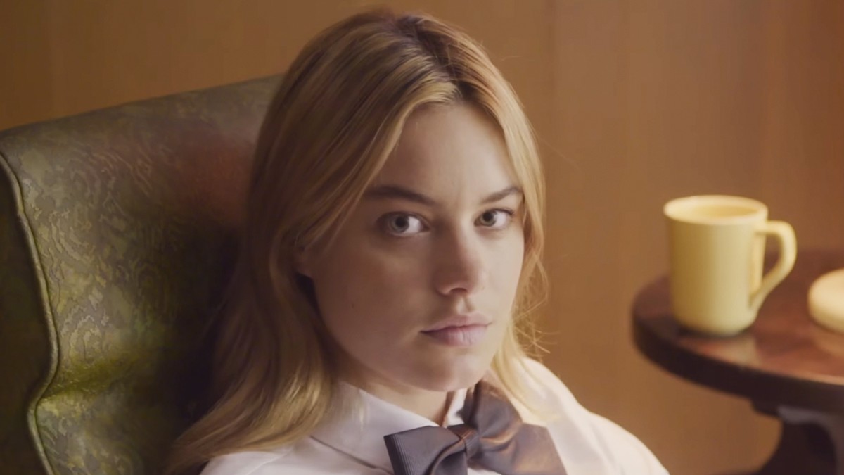 Идеаль. Camille Rowe. Идеаль фильм Камилль Роу. Камилль Роу скрин Кадр из фильма. Камилль Роу фильмы с пистолетом.