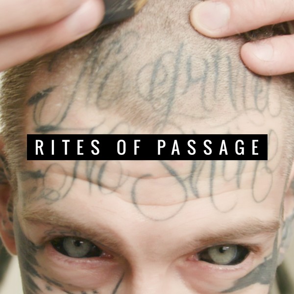 Brust schriftzug mann tattoo Tattoo: Schriftzug