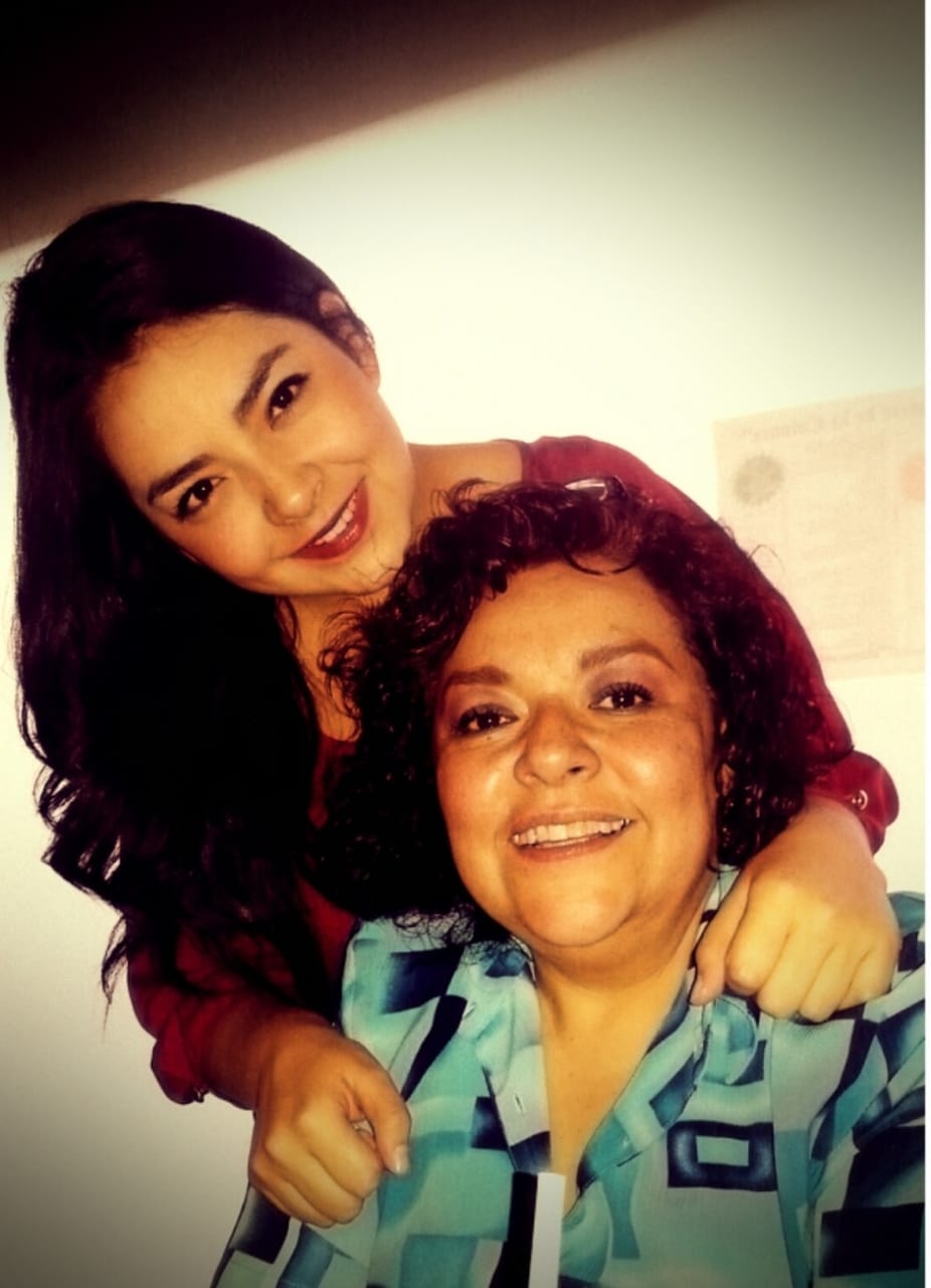 1581506330122-Monste-con-su-madre