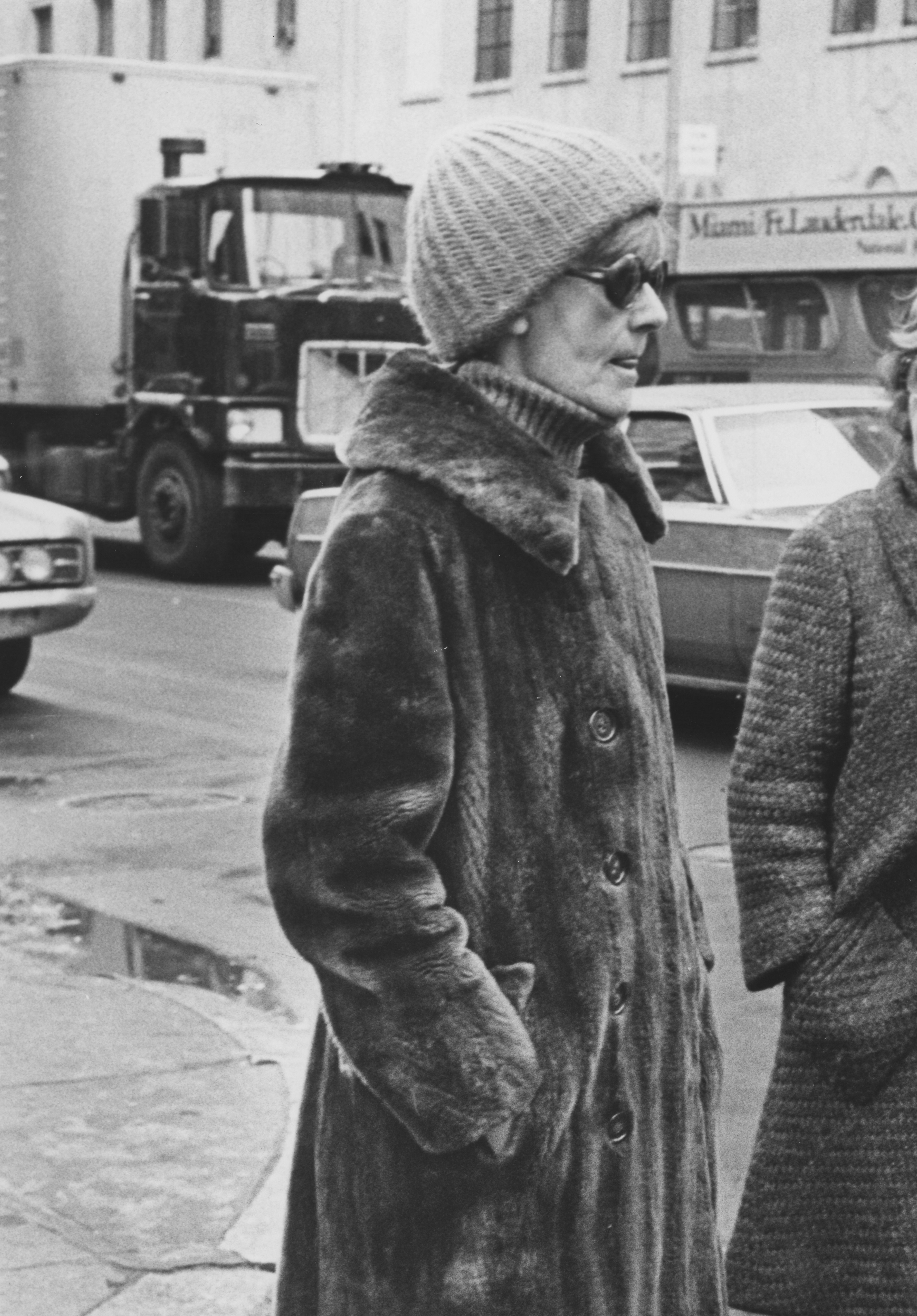 1581791439751-3-Greta-Garbo-NYC-1978-THE-TIMES-OF-BILL-CUNNINGHAM-Courtesy-of-Greenwich-Entertainment