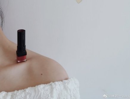 China lipstick on collarbone challenge