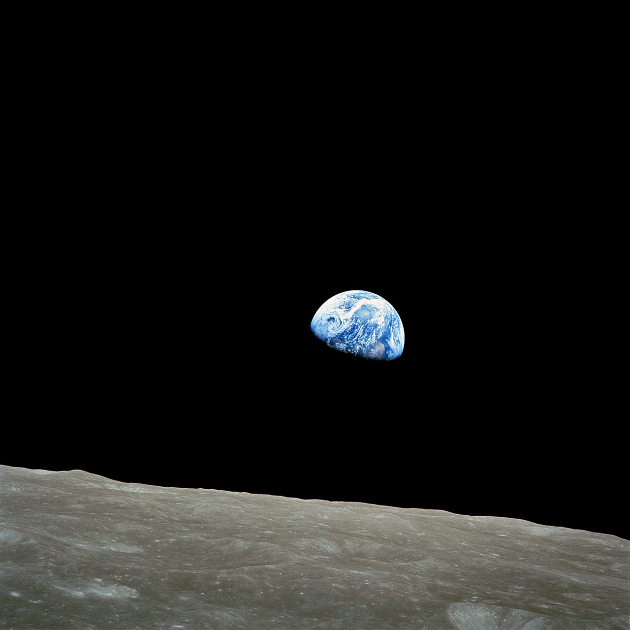 1584353529818-1280px-NASA-Apollo8-Dec24-Earthrise