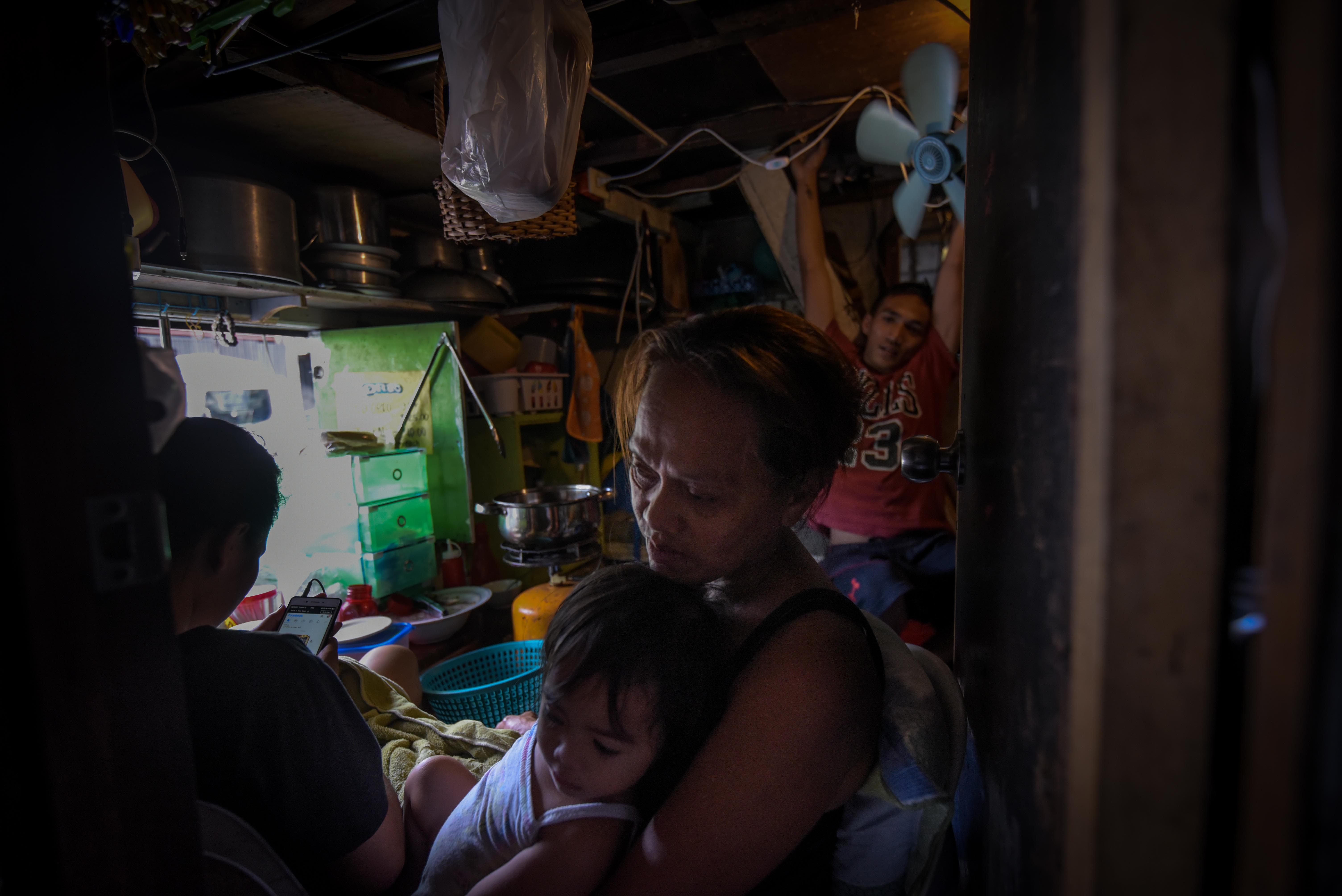 Filipinos-Struggling-with-Coronavirus-Lockdown