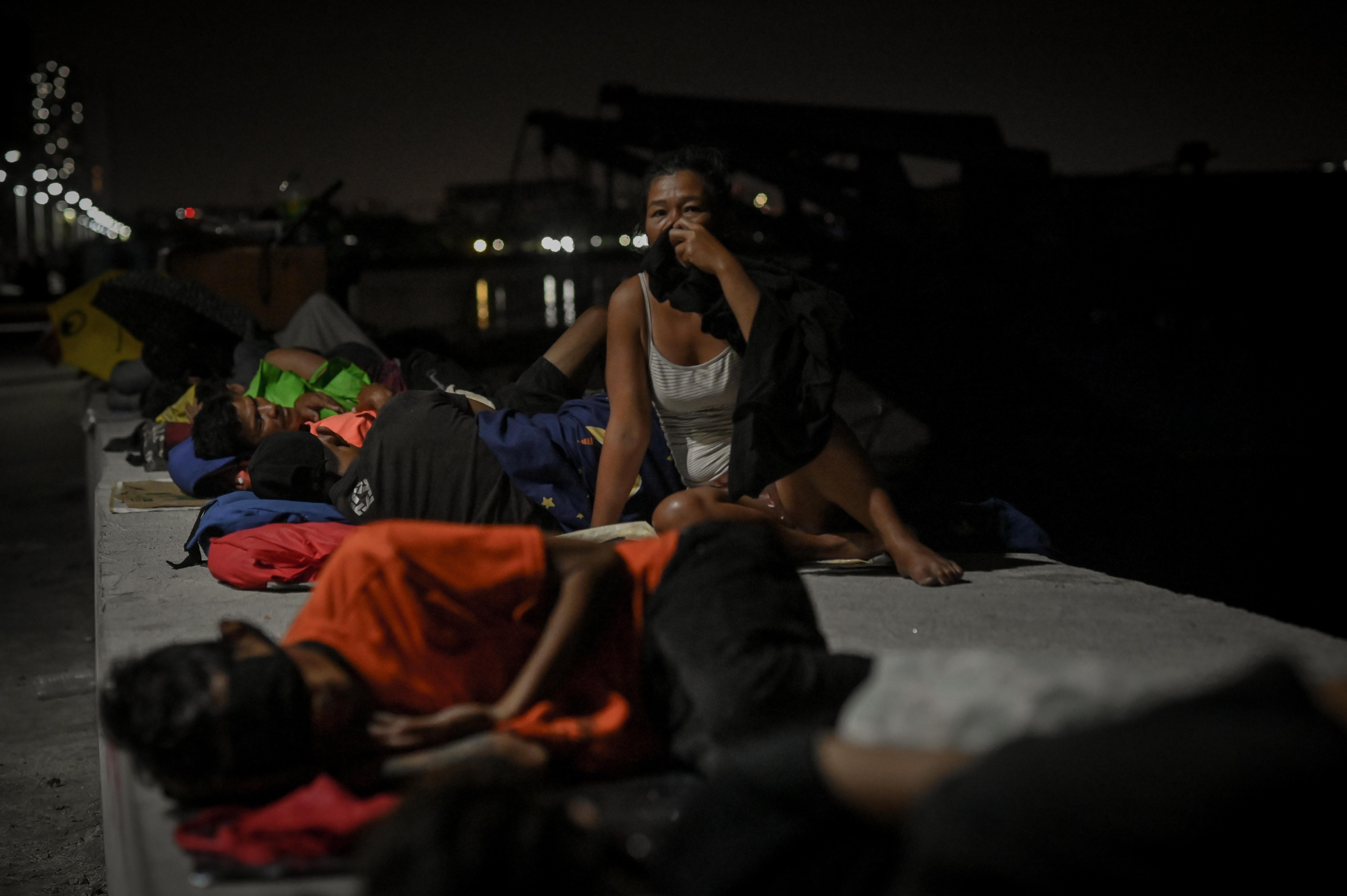 Filipinos-Struggling-with-Coronavirus-Lockdown