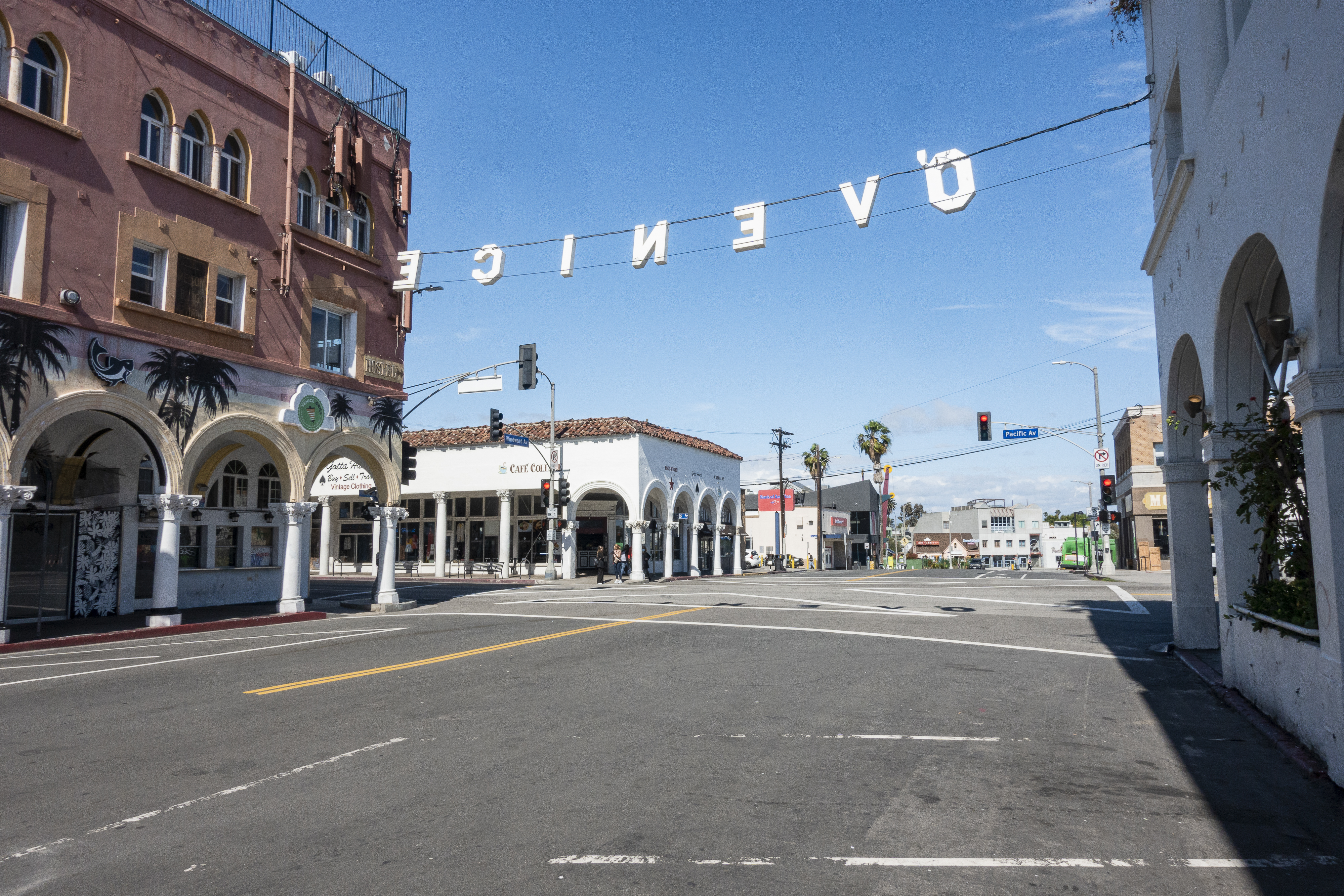 Windward Ave and Pacific Ave