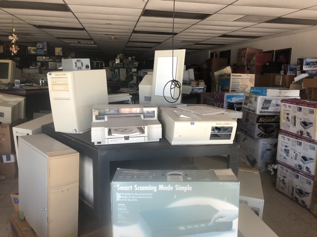 This Abandoned Computer Store Is a Time Capsule of Early 2000s Tech