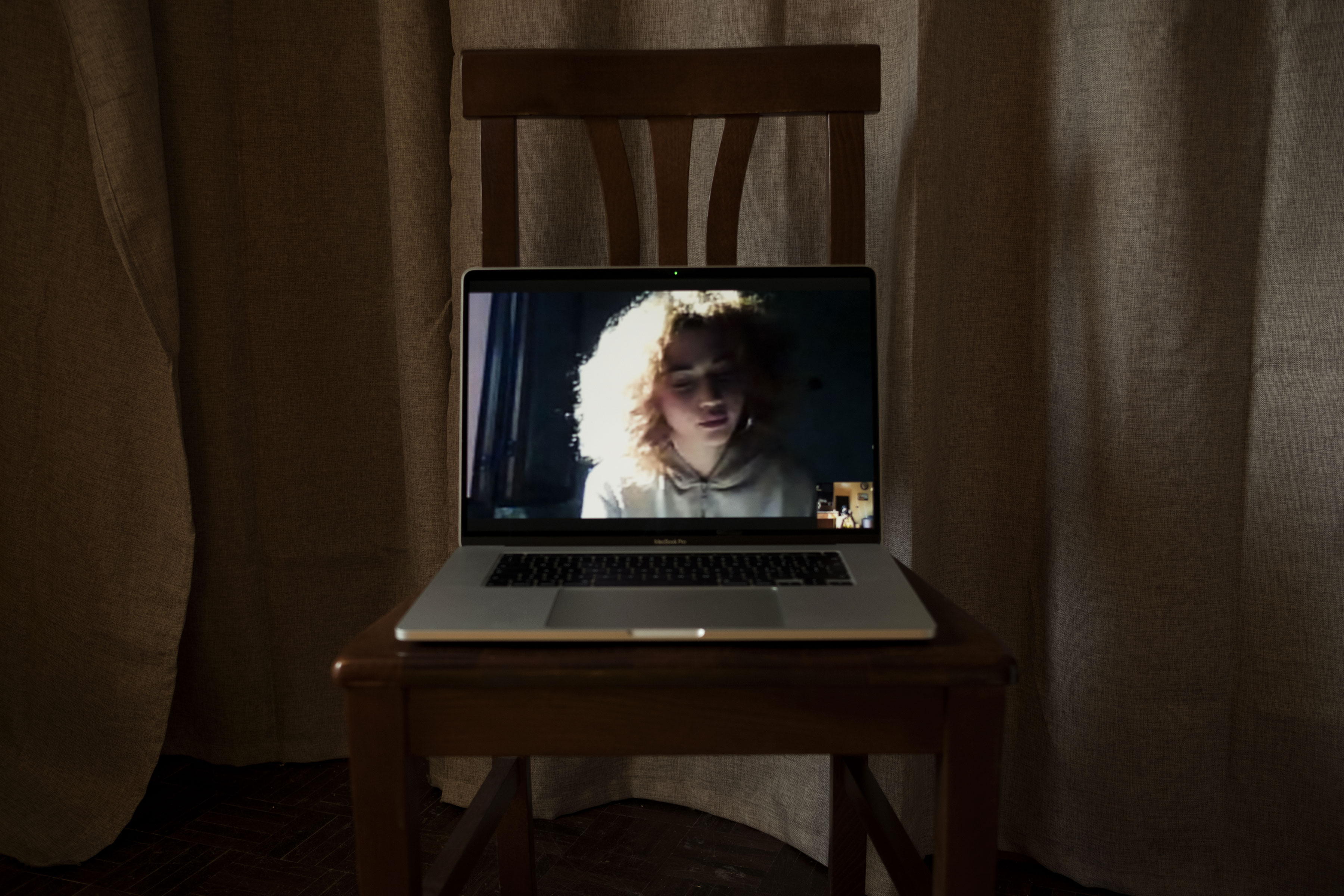 Giulia Frigieri: progetto fotografico in quarantena sugli adolescenti
