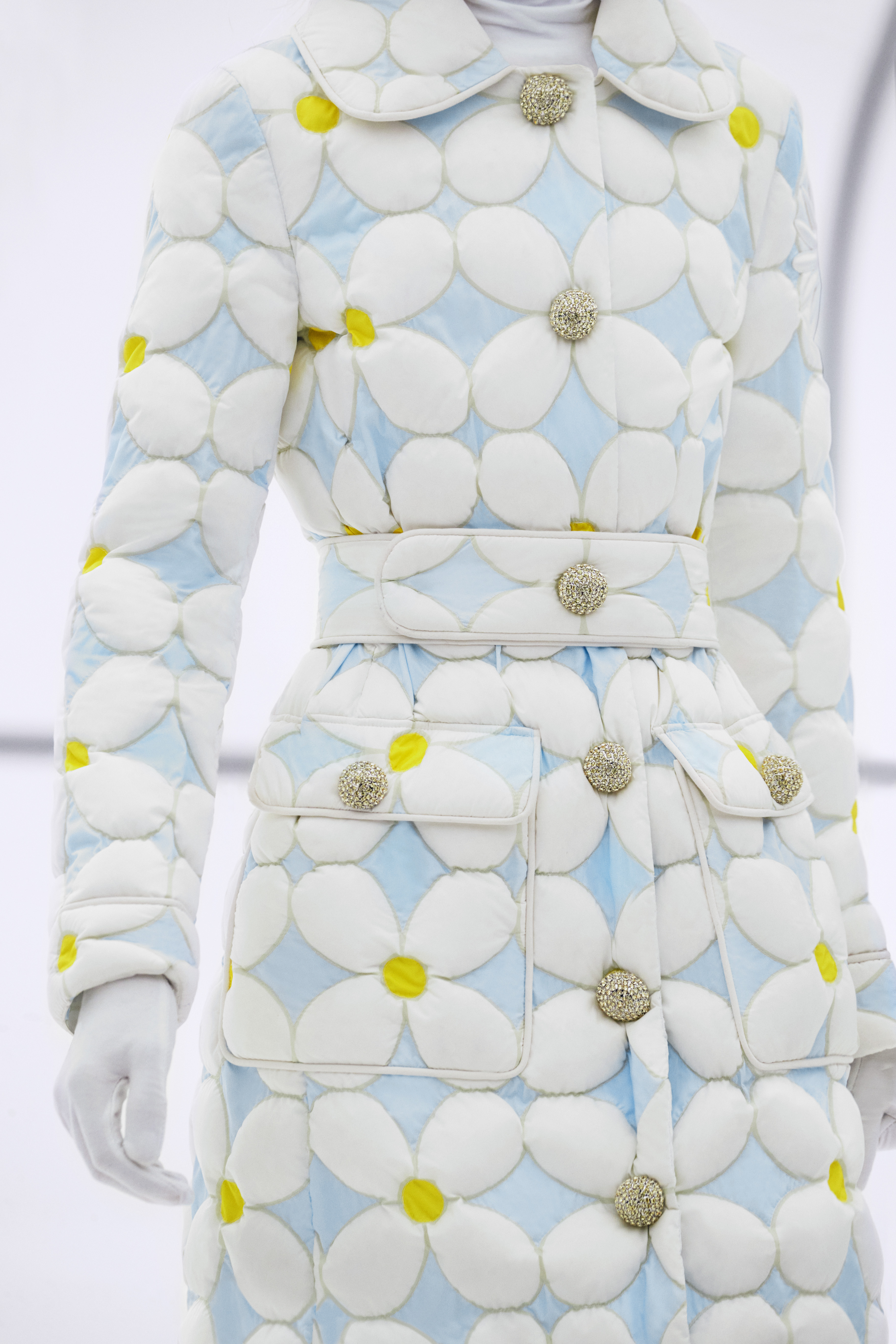 1590683743168-8-MONCLER-RICHARD-QUINN_DETAILS-IMAGES-11