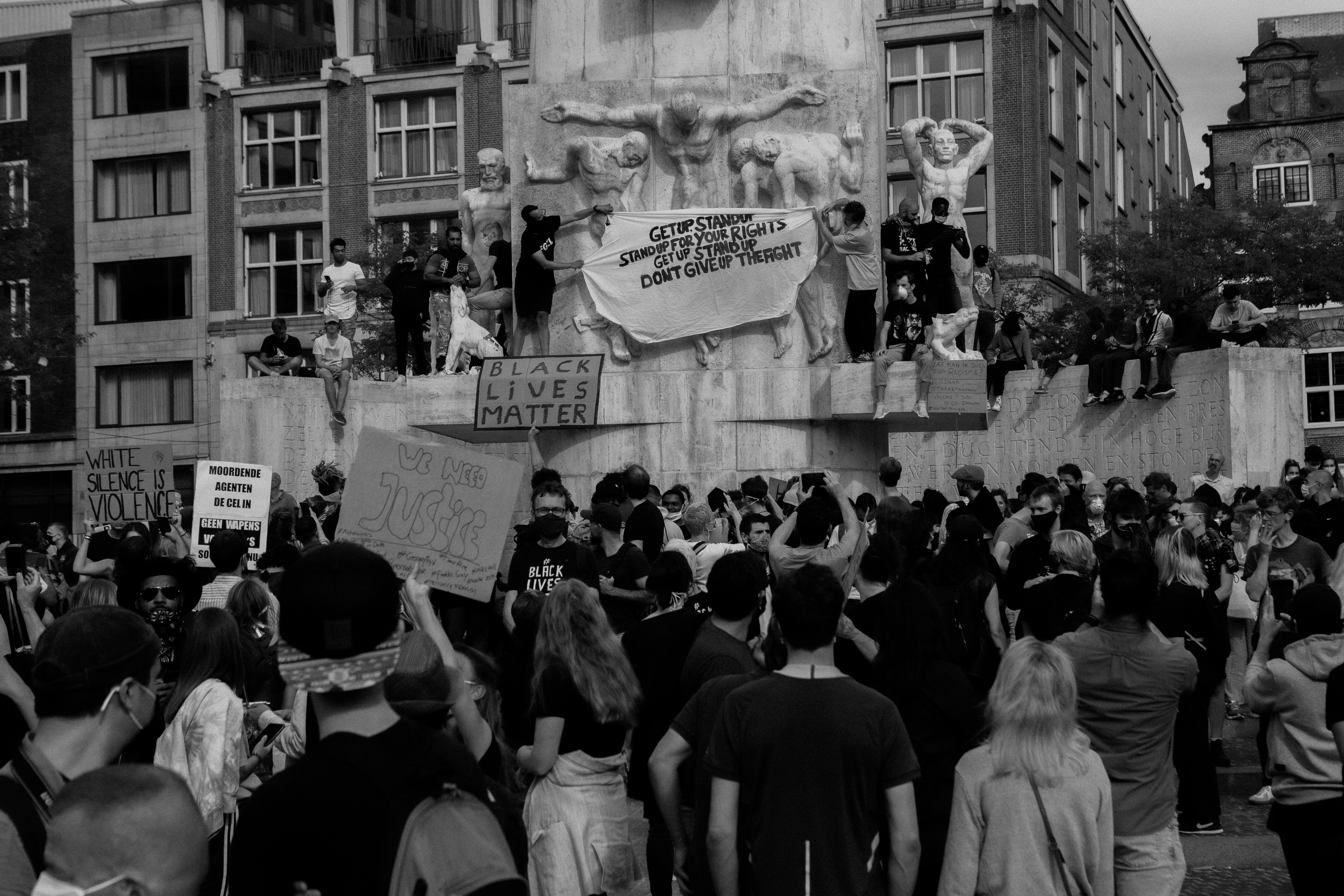 オランダで広がる 反レイシズムの抗議運動 In Photos I D