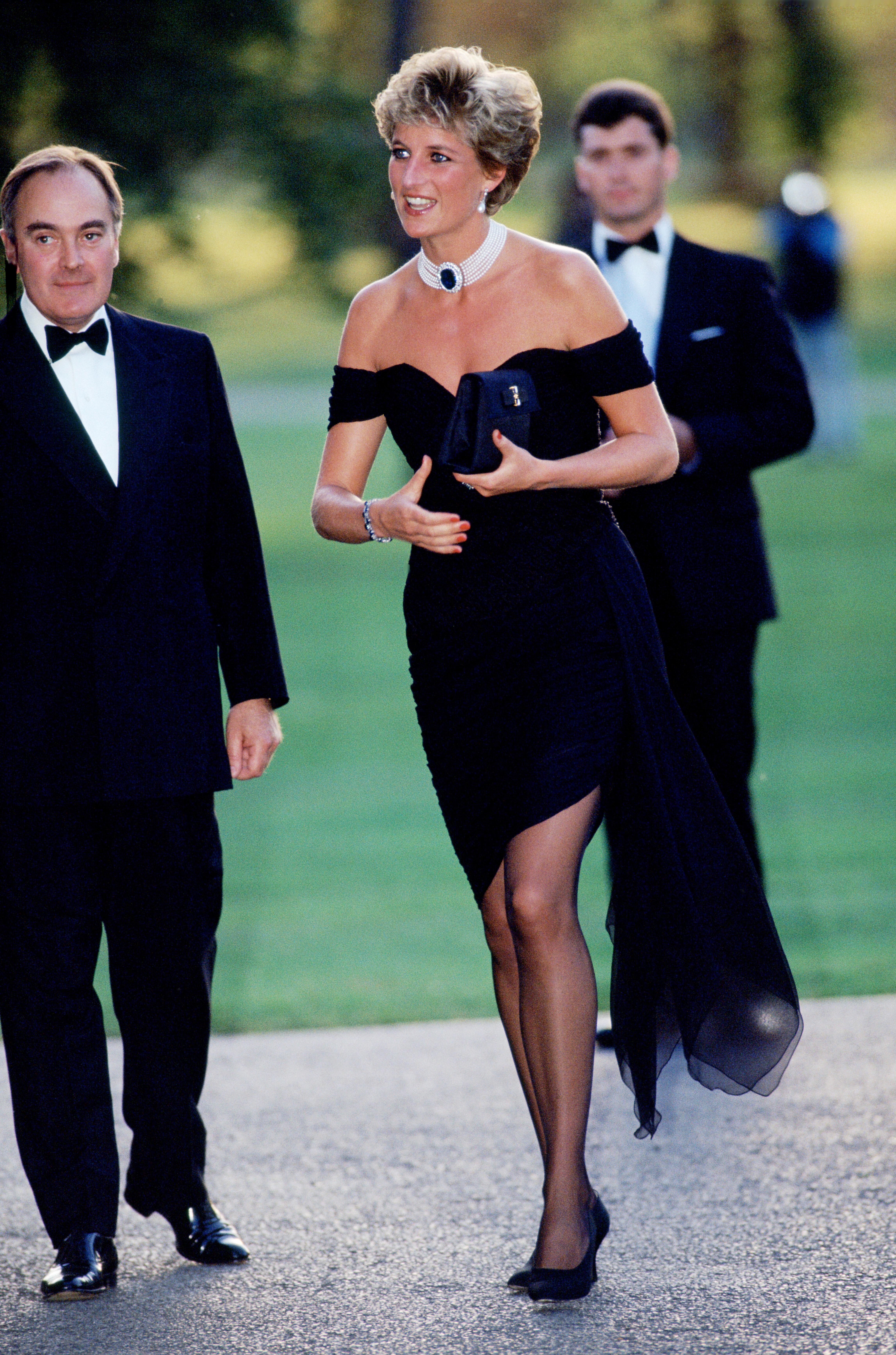 Straight Diana in the horrible black 'revenge dress'