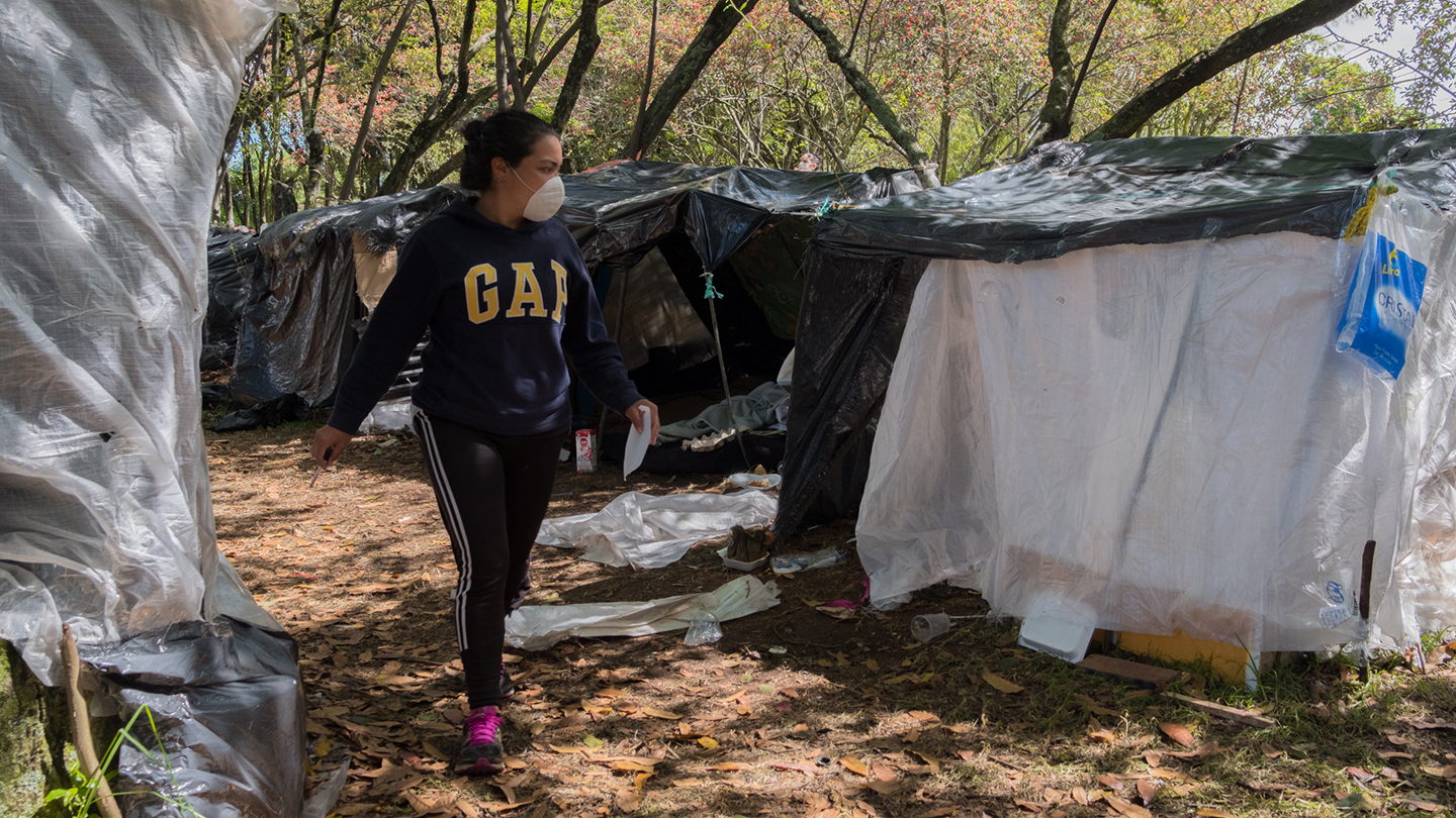 Campamento venezolanos Terminal del Norte de Bogotá - Lia Valero