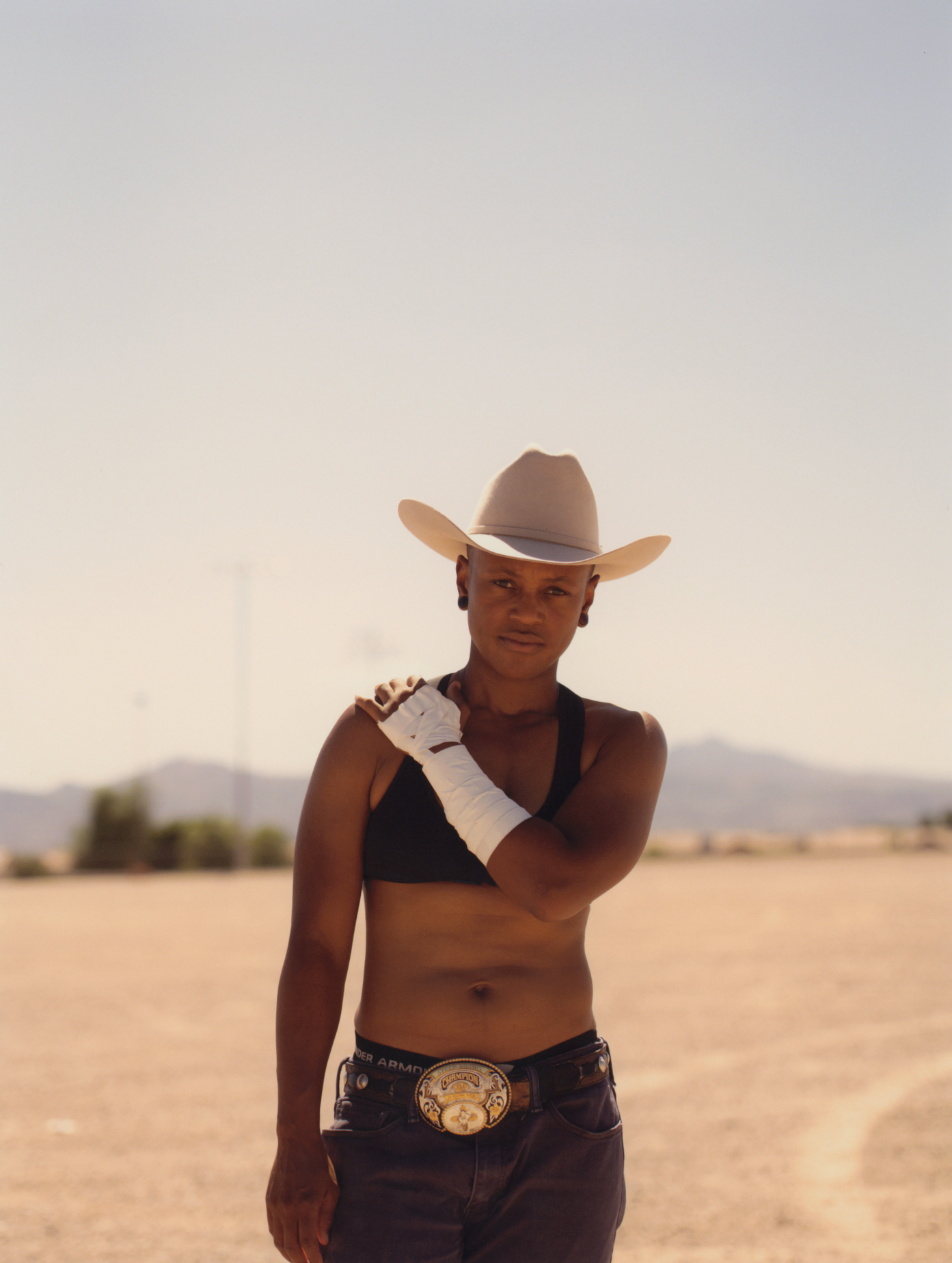 I cowboy queer d'America: intervista al fotografo Luke Gilford