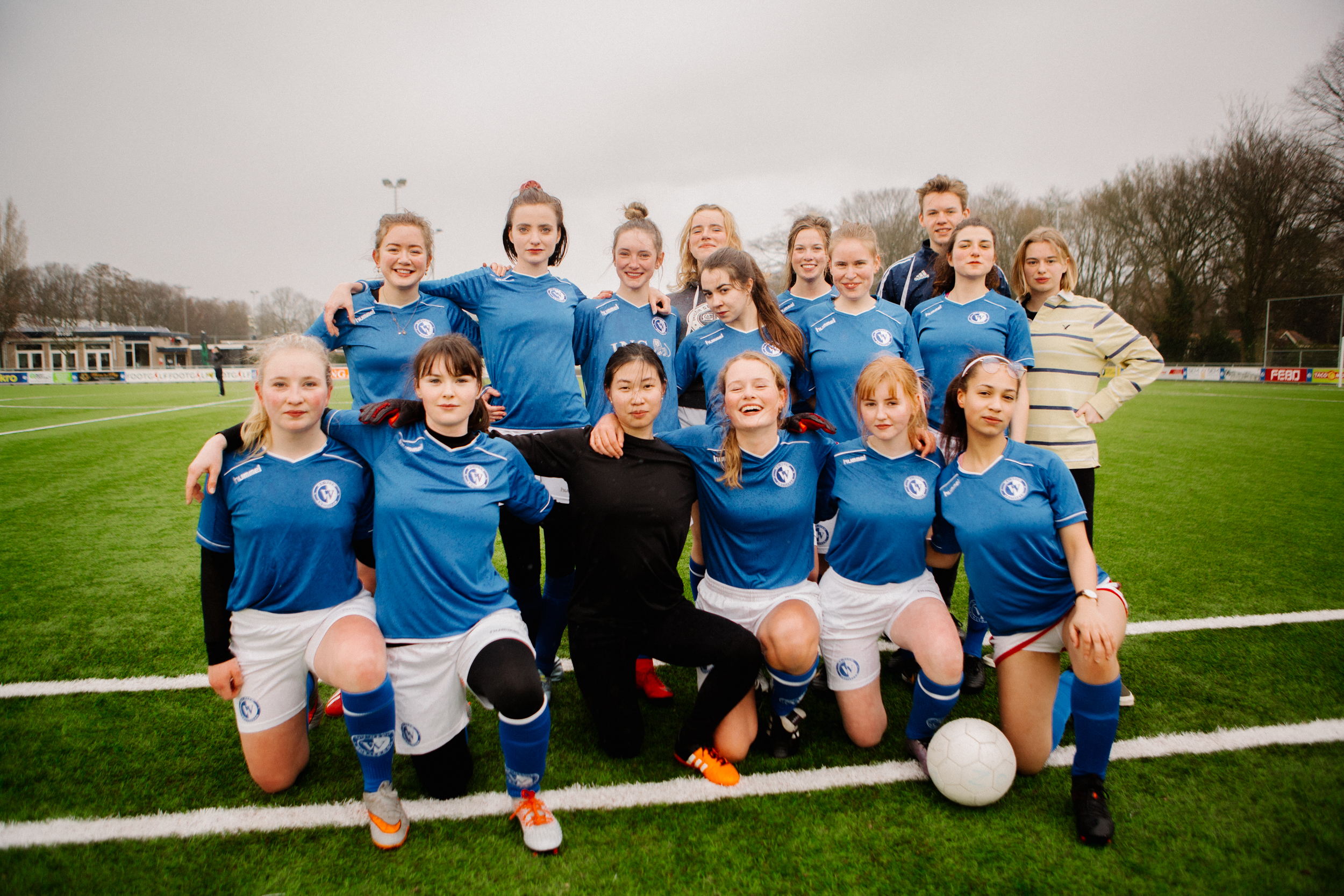 Welkom bij het vrouwenteam dat alles verliest in de kelder van het amateurvoetbal afbeelding foto