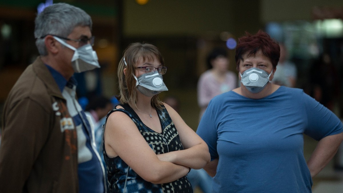 , How to Stop Your Boomer Parents From Spreading Fake Coronavirus News, Saubio Making Wealth