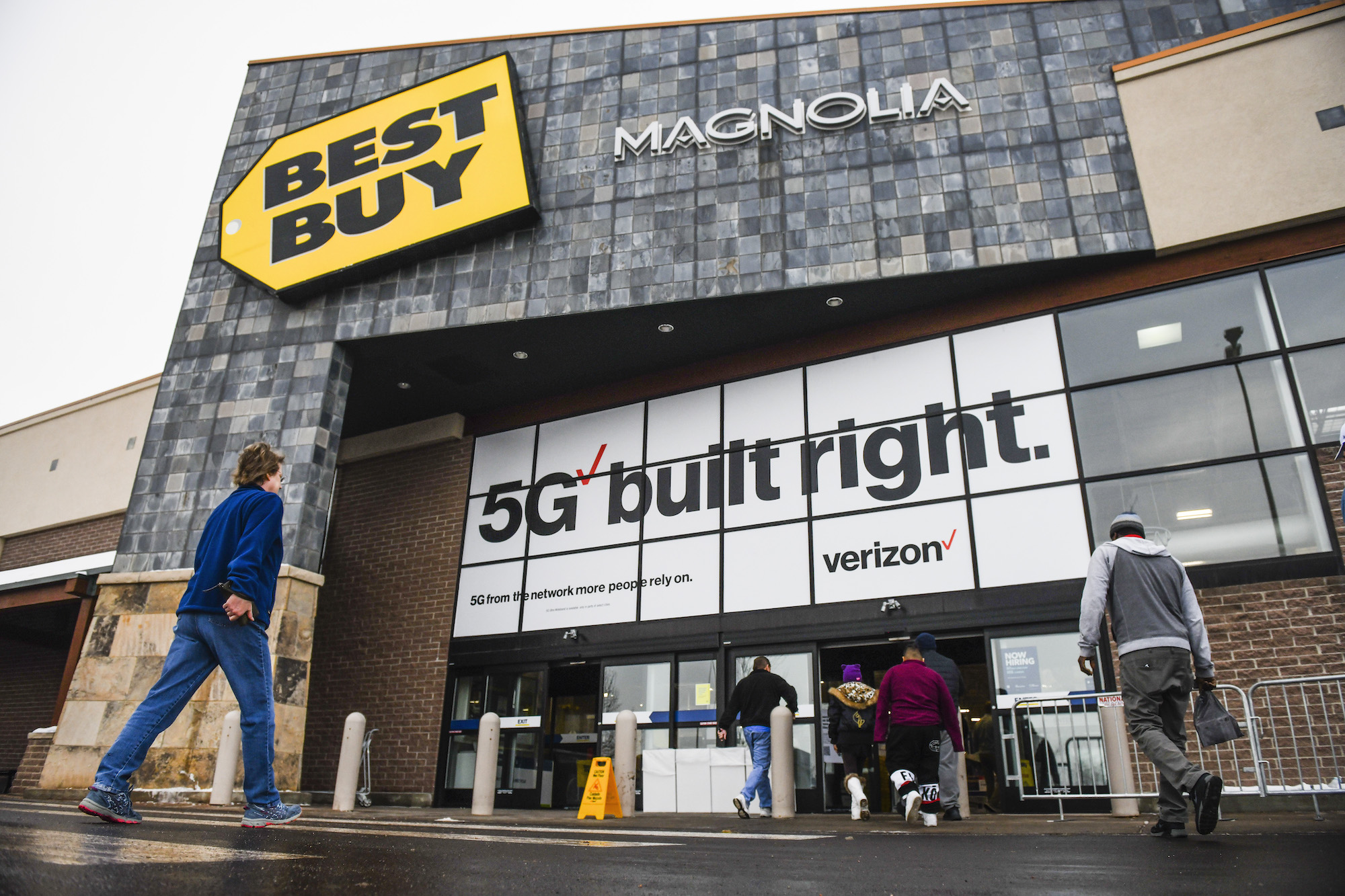 Best Buy To Put Approximately 51K Staffers On Temporary Leave 
