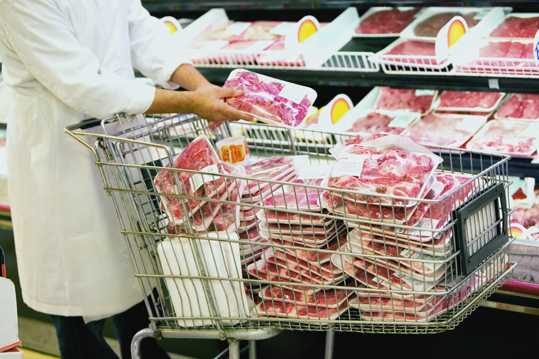 Man From Supermarket Meat-Hoarding Video Is Now Very Sorry