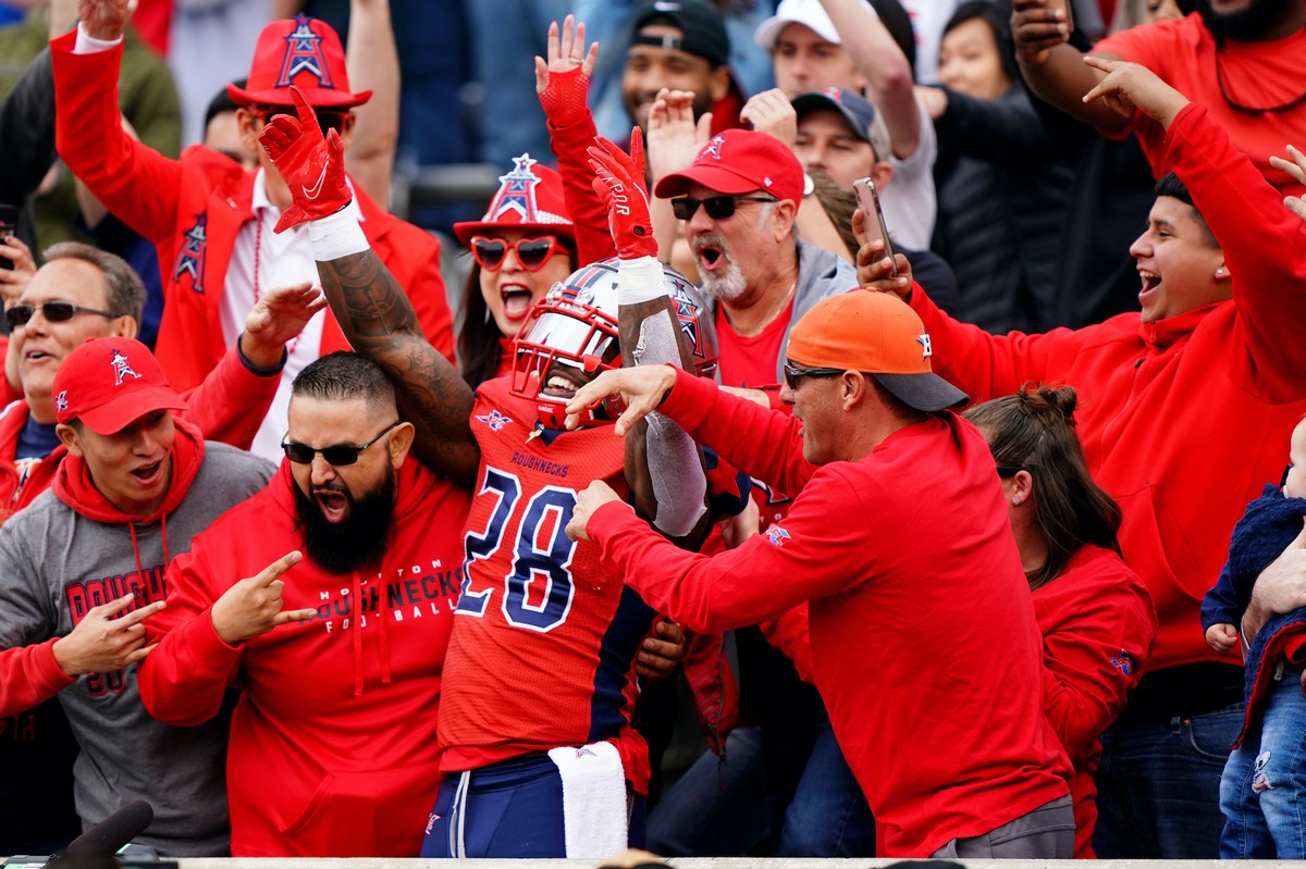 It triggers me that the XFL seems more like a league for the Rock and Mrs.  Garcia than it is for the players. They are just celebrating themselves not  the sport. 7