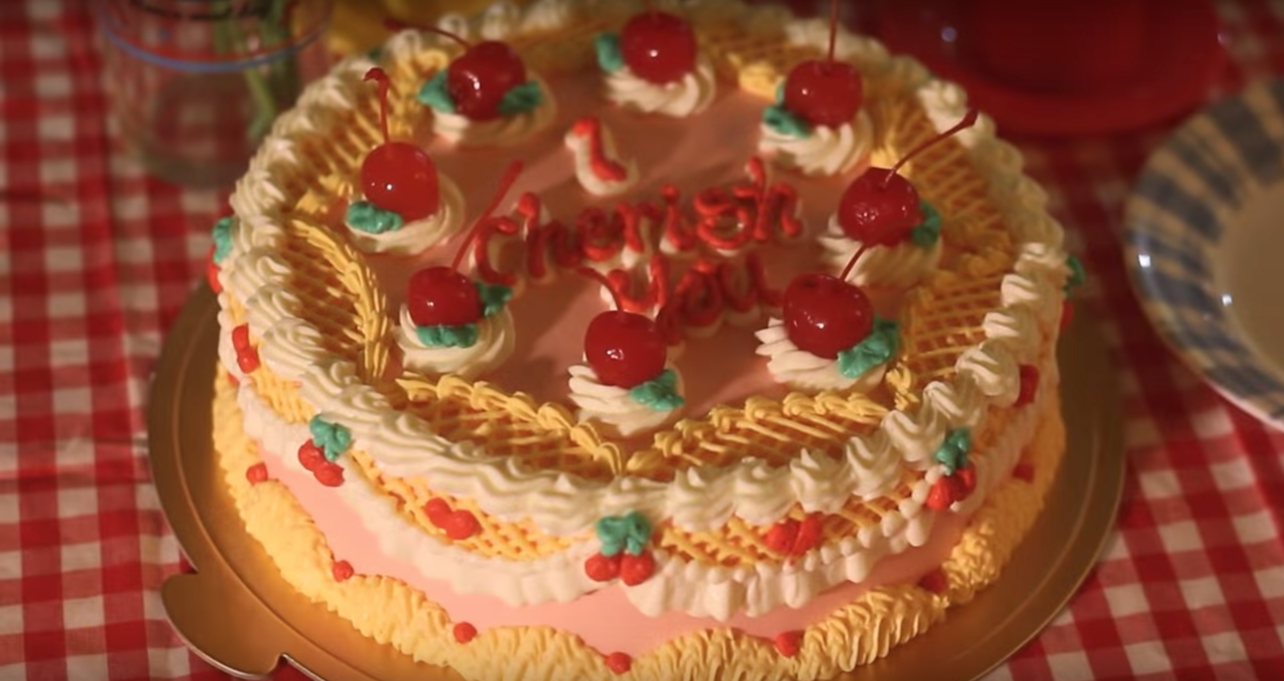 5 TikTok Videos Showing Last-Minute Woolies Birthday Cake Decorations that  Amazed Mzansi - Briefly.co.za