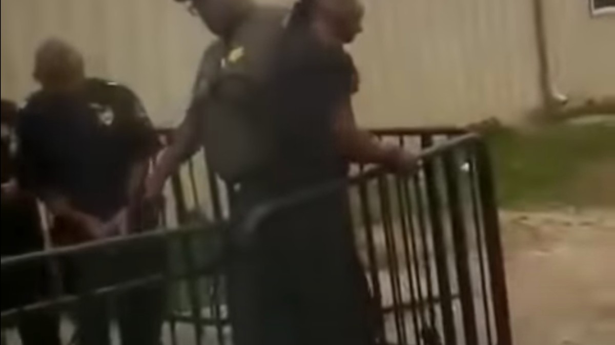 Video Shows a Louisiana Inmate Being Choked by Guards After He