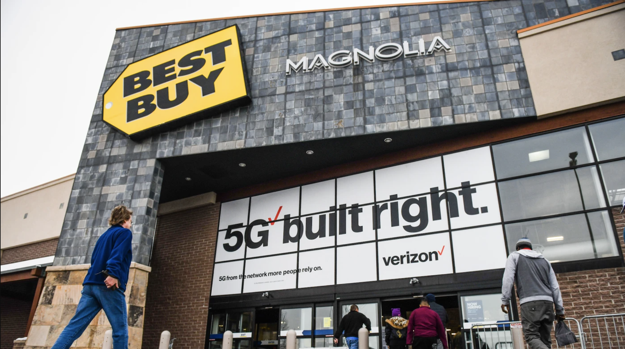 Best Buy to Restart Sending Staff Into Customer Homes as Early as Tuesday