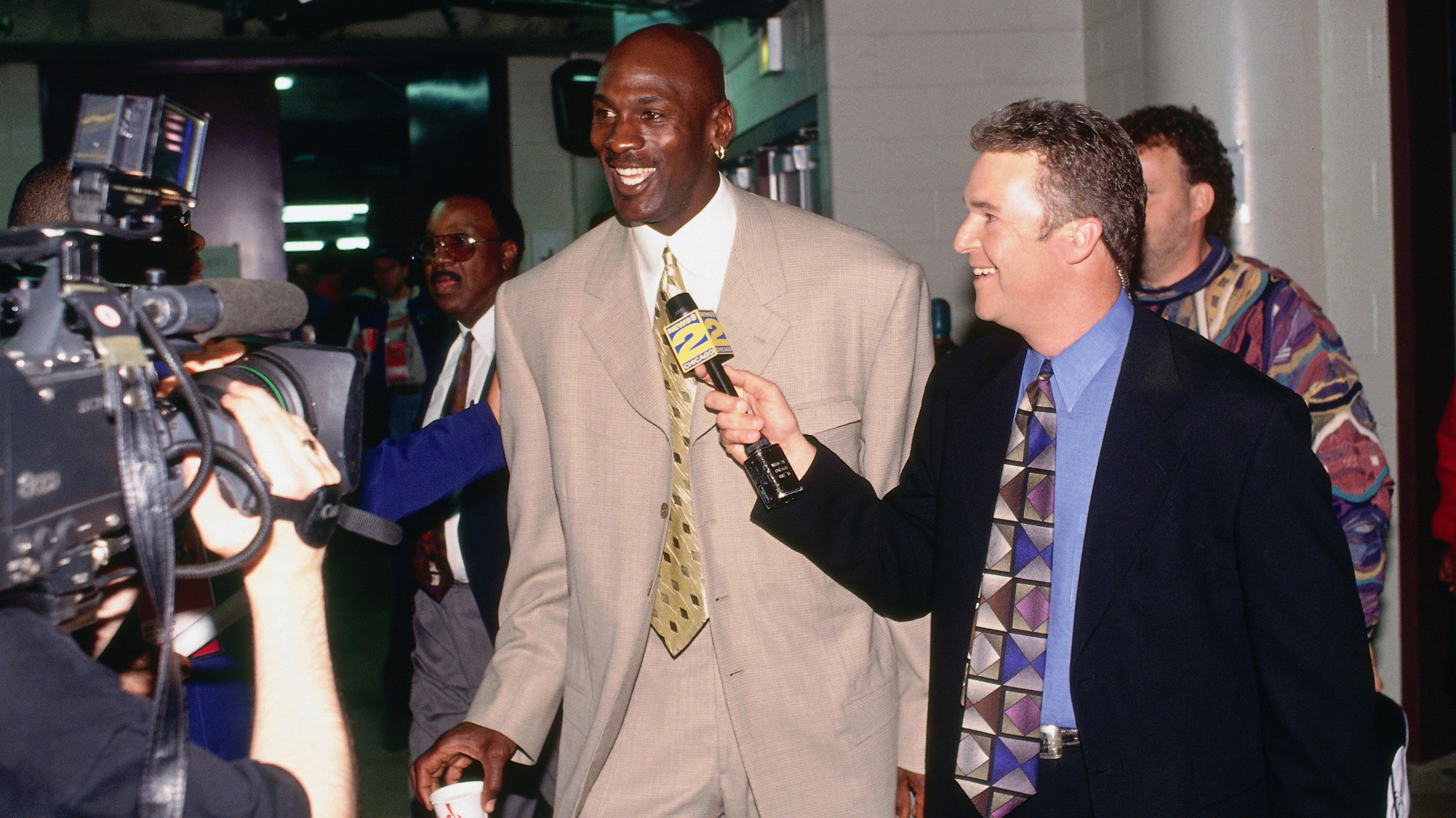 Michael Jordan's Huge Baggy Suits Are the MVP of 'The Last Dance ...