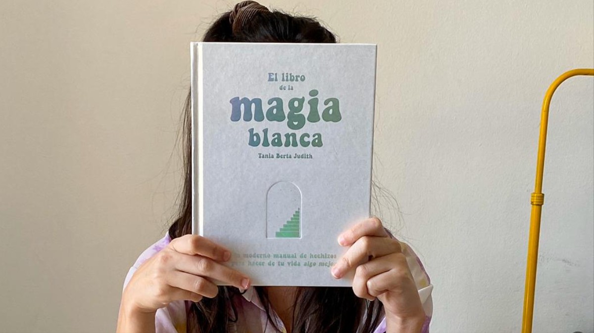 Intenté Varios Hechizos De Magia Blanca Para Mejorar Mi Vida Y Salió Regular