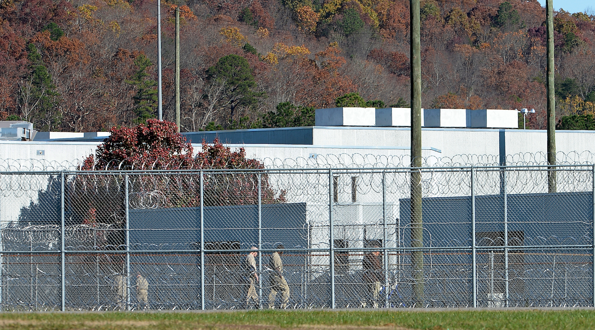 A Federal Prison Staffer Has Died Of COVID-19