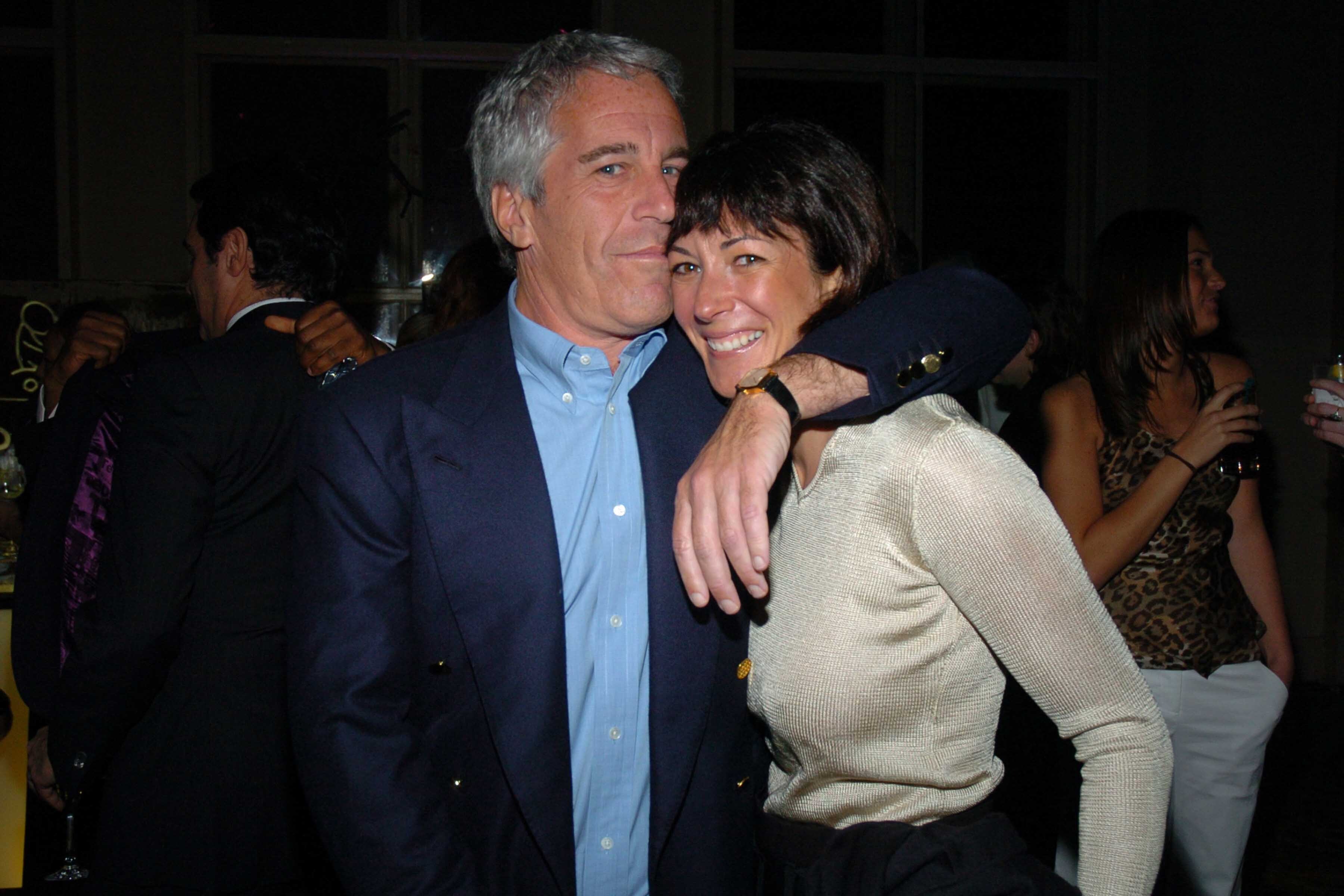 , Ghislaine Maxwell Groomed Girls for Epstein by Trying to ‘Normalize Sexual Abuse&#8217;, Prosecutors Say, Saubio Making Wealth