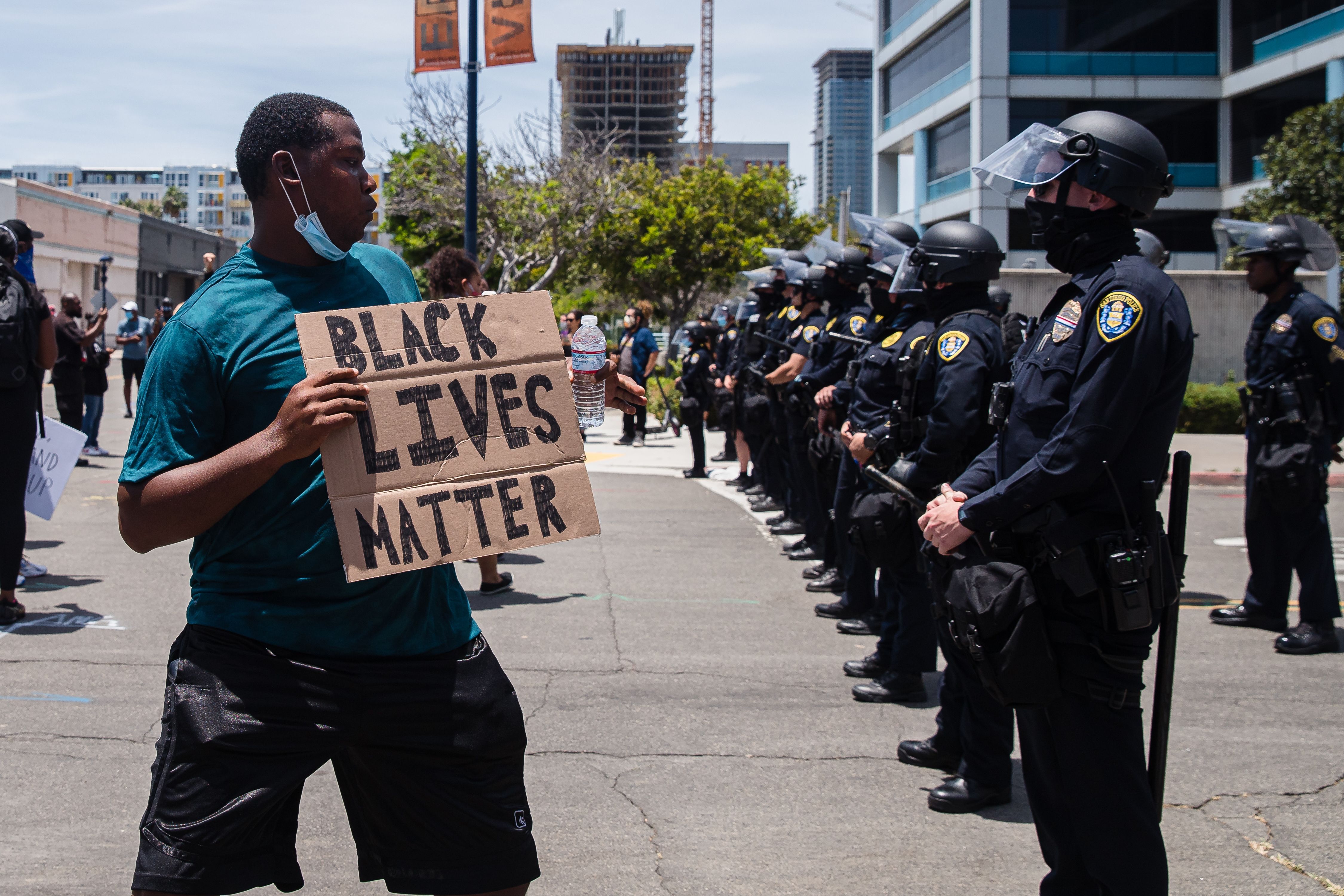 Fbi Cast: The Impact Of Police Brutality On Communities - 886e7rx
