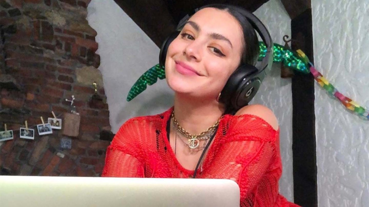 Charli Xcx Has Made A Lockdown Documentary I D Charli Xcx Has Made A Lockdown Documentary I D