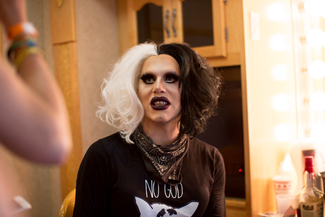 Oh My Goth Backstage With The Queens Of Rupauls Drag Race Noisey