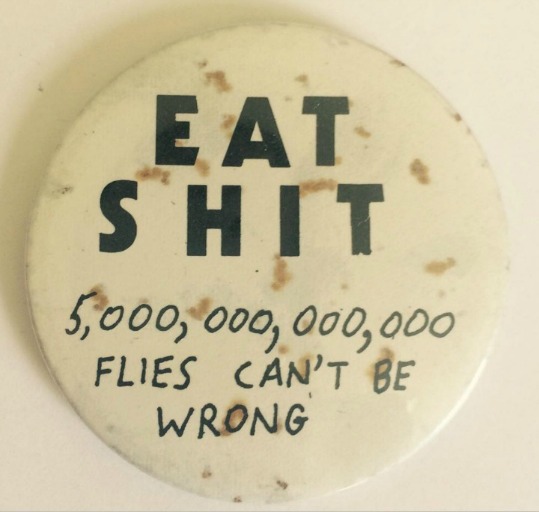 1480551174854-EATSHITBADGE-NOISEY.jpg