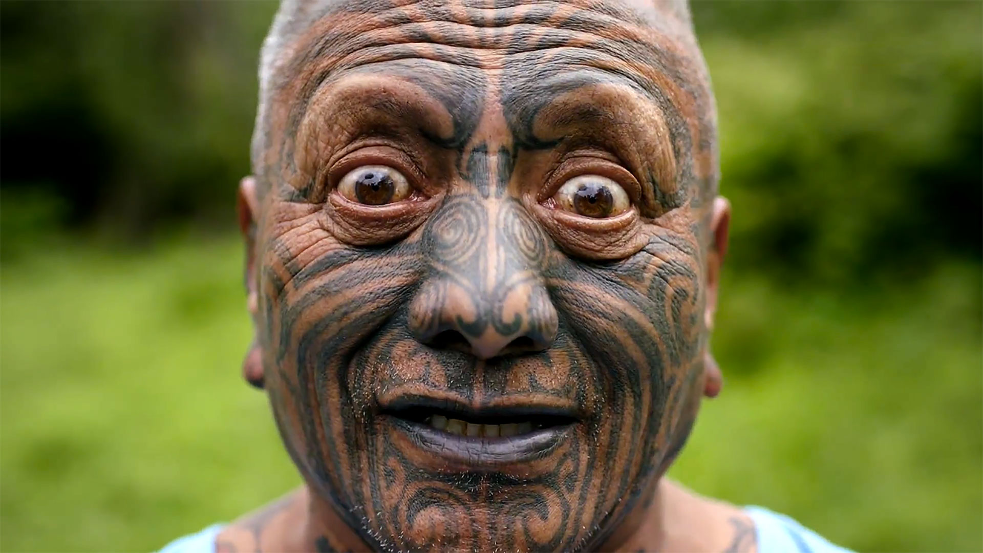 Man with huge face tattoo on run in Hawke's Bay | Newshub