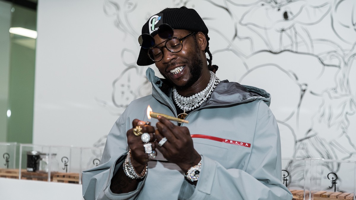 2 Chainz combines delicious cuisine and sticky icky cannabis. 