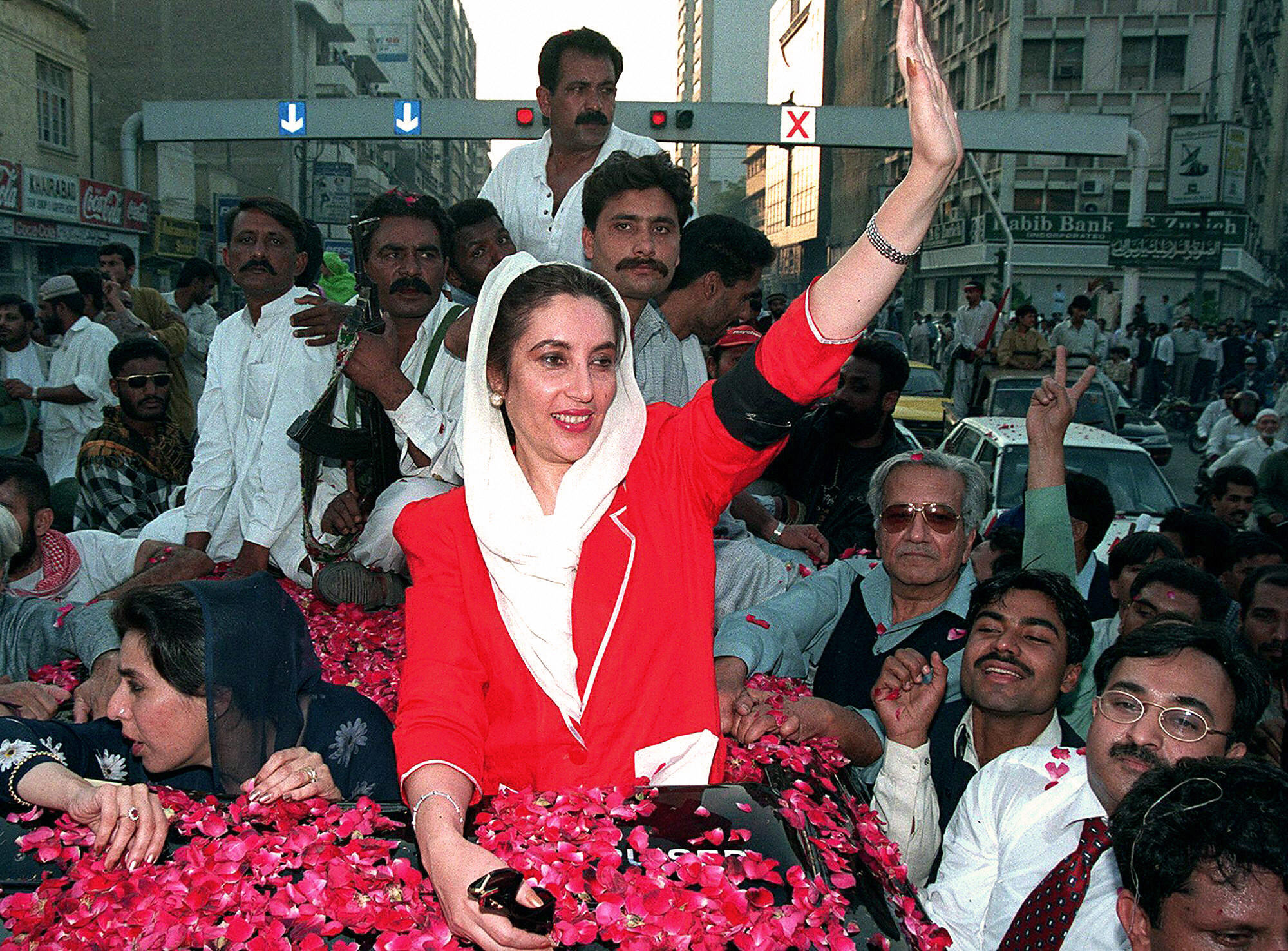 Benazir Bhutto and Asif Ali Zardari - VICE Video: Documentaries, Films,  News Videos